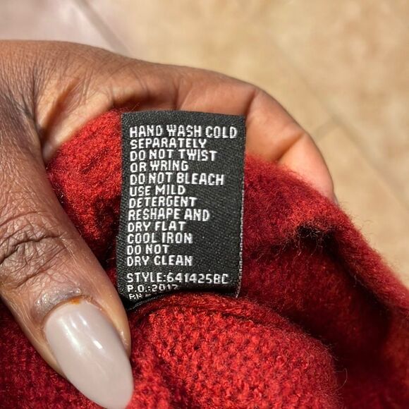 Sweater   - Picture 4 of 4